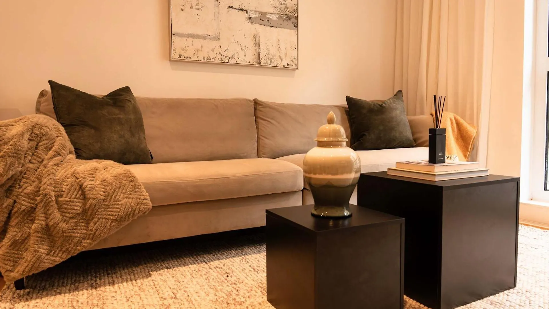 Madestays Premium Tower Hill Serviced Apartment London